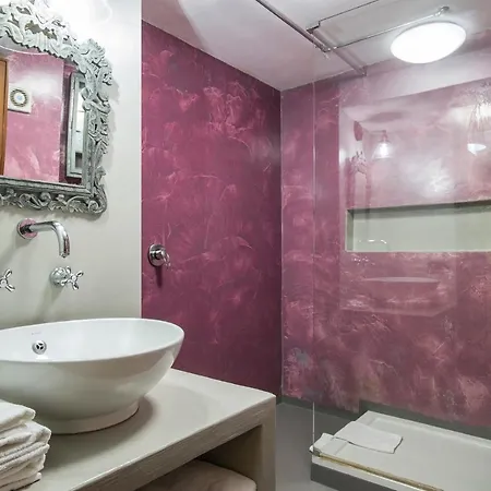 Charming Pantheon Apt In The Heart Of Rome