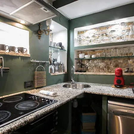 Apartment Charming Pantheon Apt In The Heart Of Rome