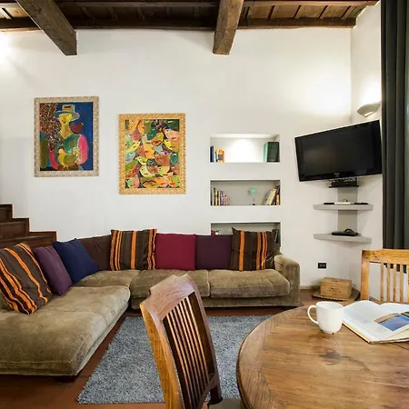 Apartment Charming Pantheon Apt In The Heart Of Rome