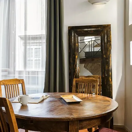 Apartment Charming Pantheon Apt In The Heart Of Rome *
