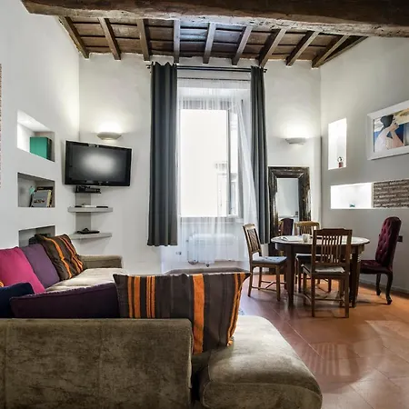 Charming Pantheon Apt In The Heart Of Rome *