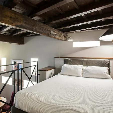 Charming Pantheon Apt In The Heart Of Rome Apartment Rome