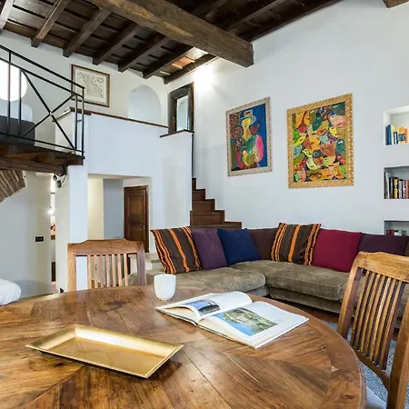 Charming Pantheon Apt In The Heart Of Rome Rome