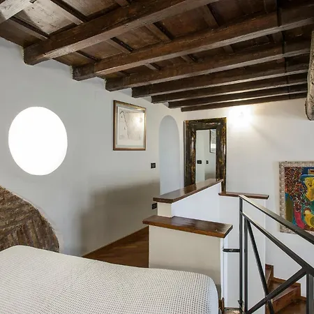 Charming Pantheon Apt In The Heart Of Rome Rome