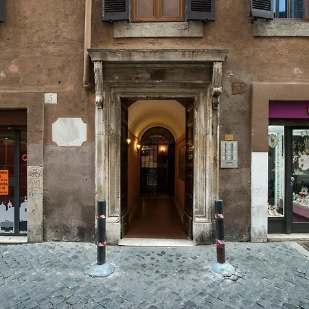 Charming Pantheon Apt In The Heart Of Rome Apartment *